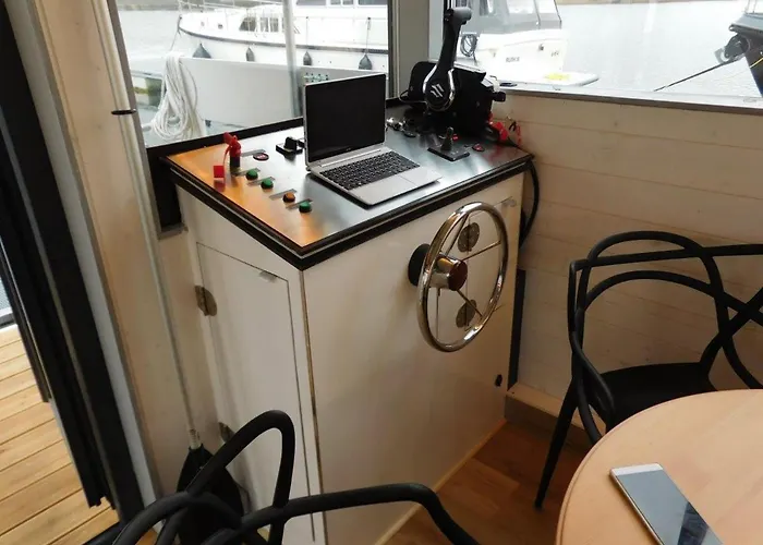 Botel Hausbót Na Vltavě